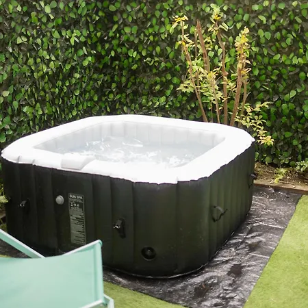 Cocon Avec Dans Le Centre