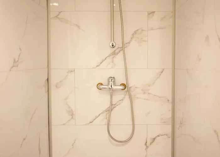 Cocon Avec Dans Le Centre *